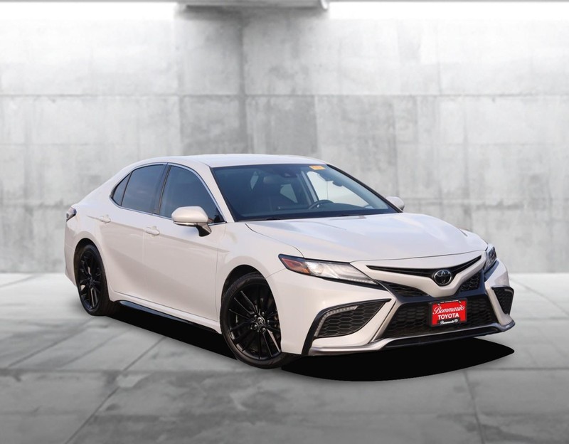 Toyota Camry Vehicle Image 02