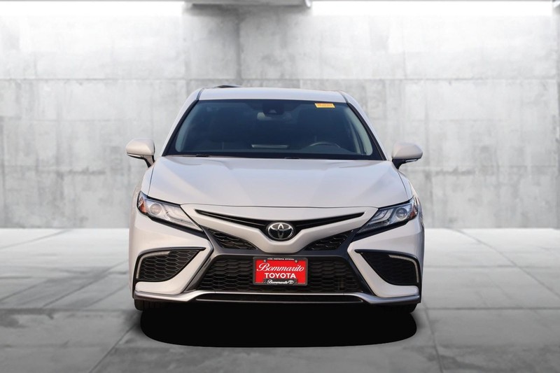 Toyota Camry Vehicle Image 04