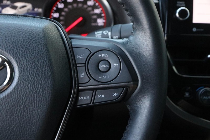 Toyota Camry Vehicle Image 14