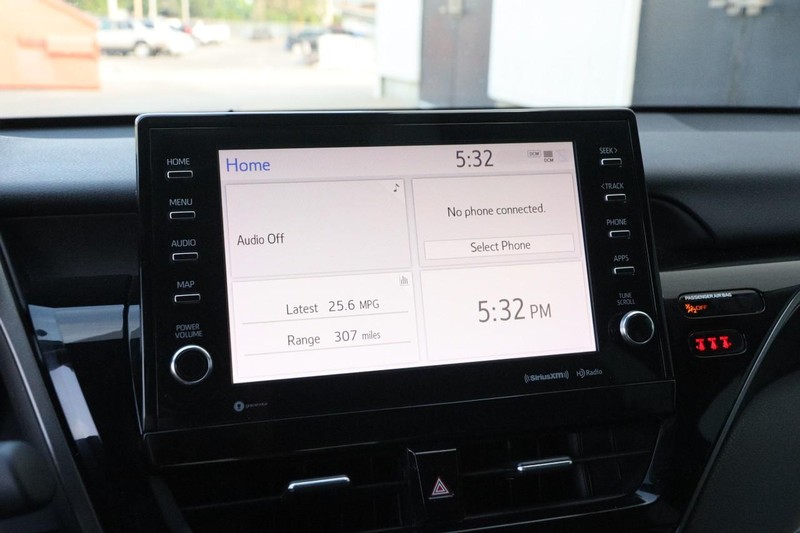 Toyota Camry Vehicle Image 18