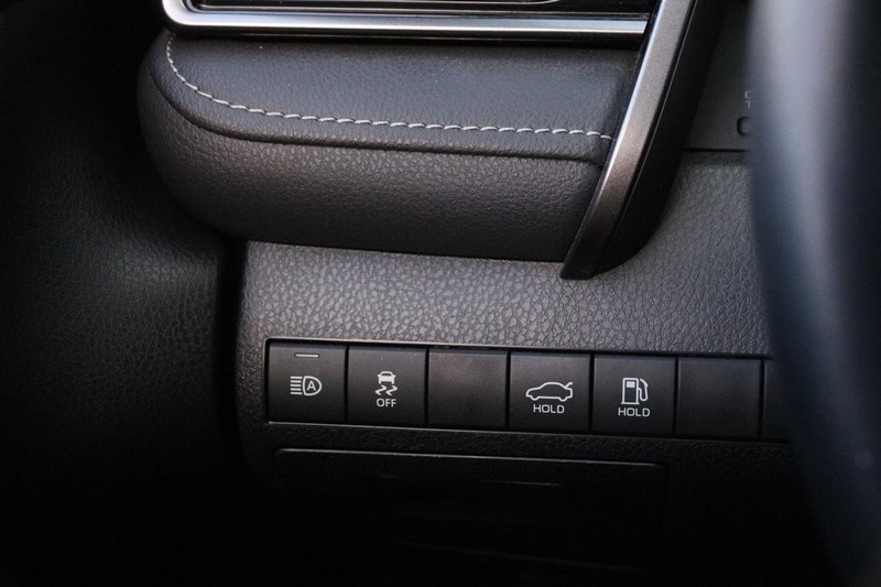 Toyota Camry Vehicle Image 21