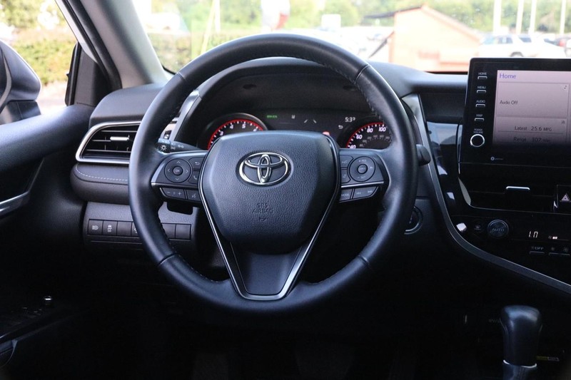 Toyota Camry Vehicle Image 24