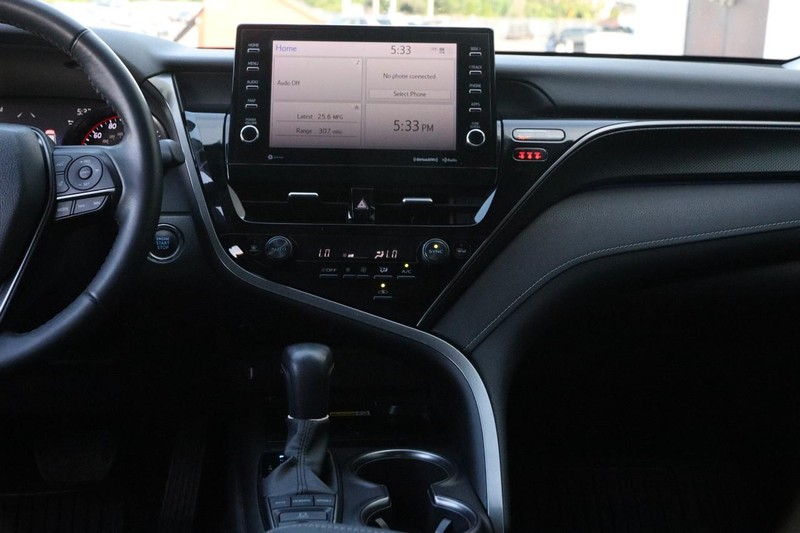 Toyota Camry Vehicle Image 25
