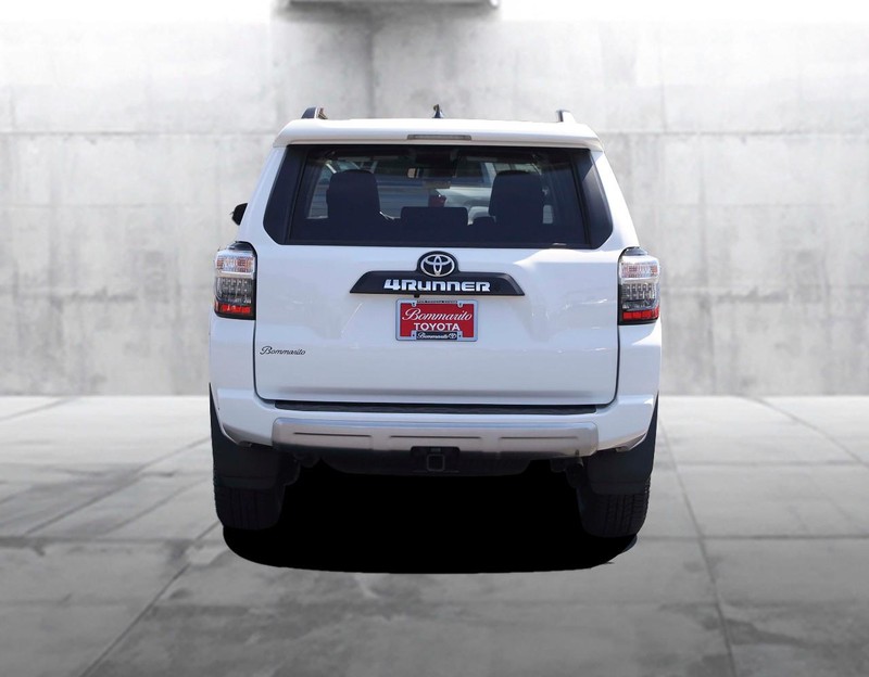 Toyota 4Runner Vehicle Image 06