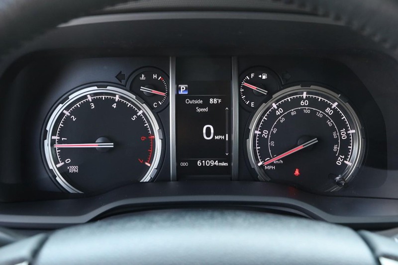 Toyota 4Runner Vehicle Image 13