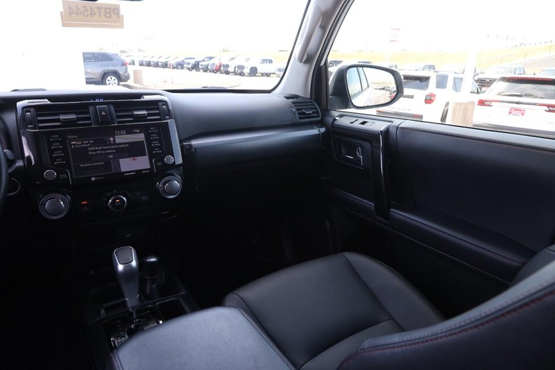 Toyota 4Runner Vehicle Image 24