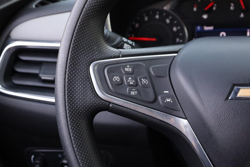 Chevrolet Equinox Vehicle Image 11