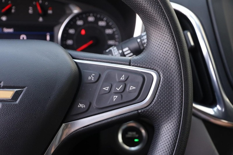 Chevrolet Equinox Vehicle Image 12