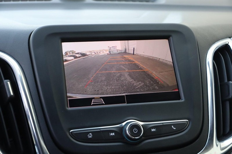 Chevrolet Equinox Vehicle Image 16