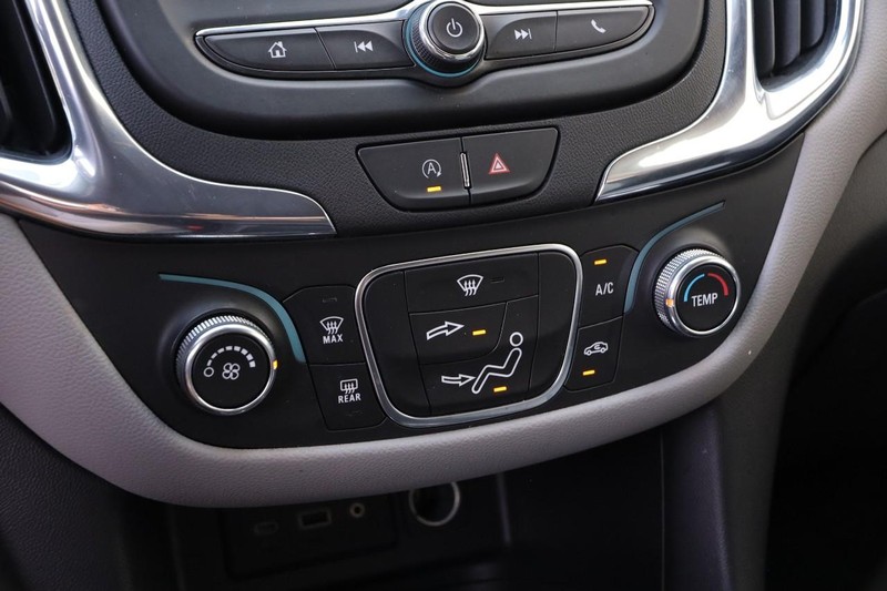 Chevrolet Equinox Vehicle Image 17