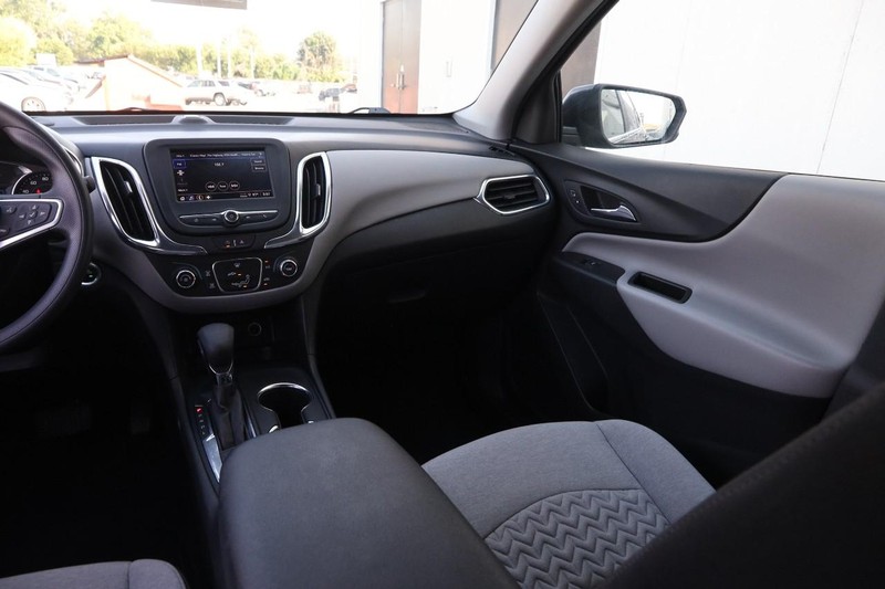 Chevrolet Equinox Vehicle Image 23