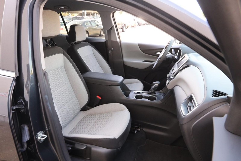 Chevrolet Equinox Vehicle Image 24
