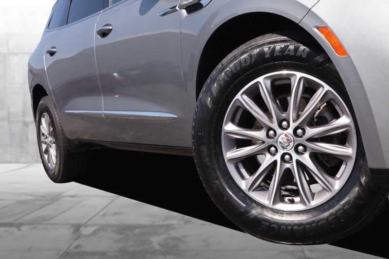 Buick Enclave Vehicle Image 03