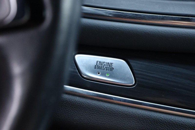 Buick Enclave Vehicle Image 16