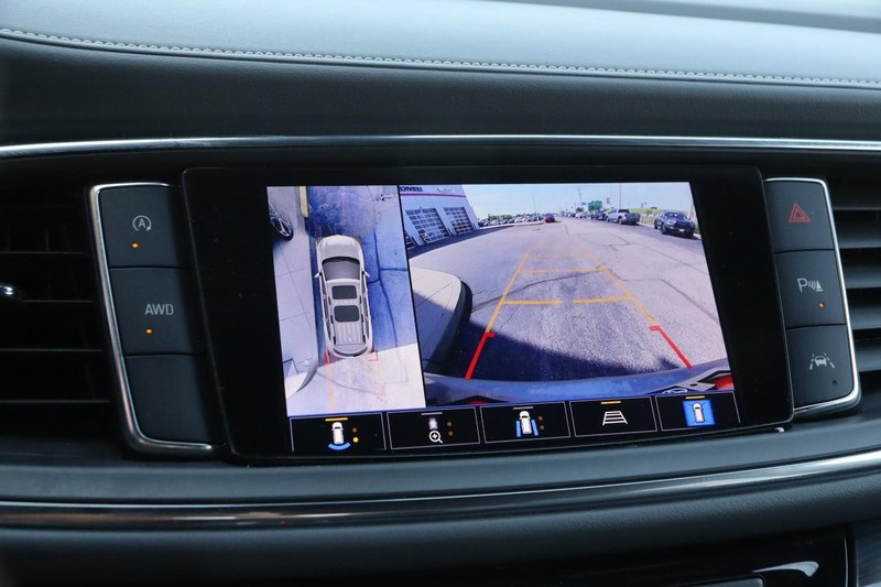 Buick Enclave Vehicle Image 19