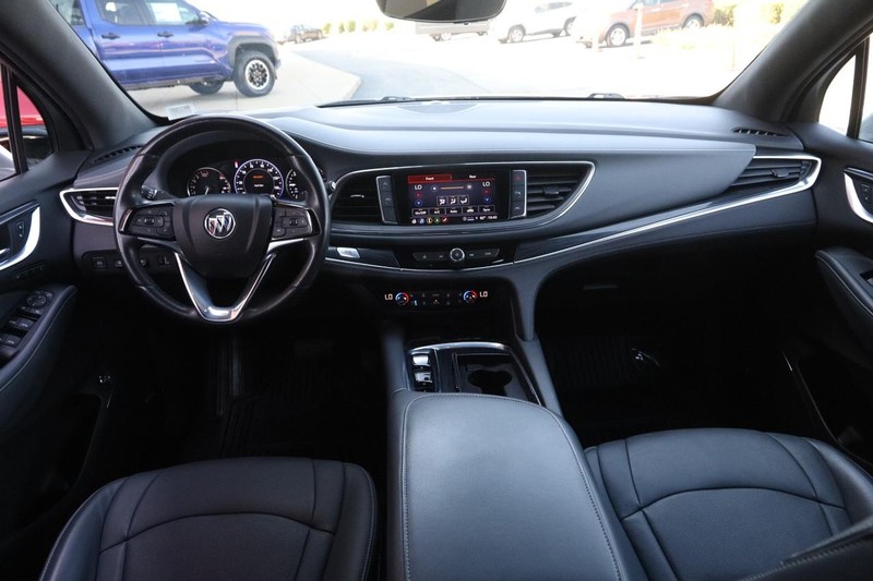 Buick Enclave Vehicle Image 22