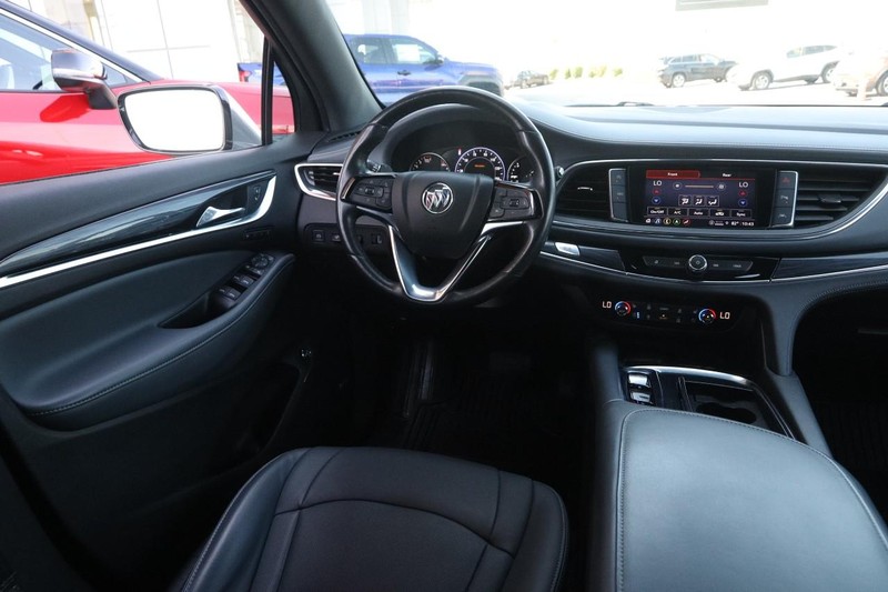 Buick Enclave Vehicle Image 23