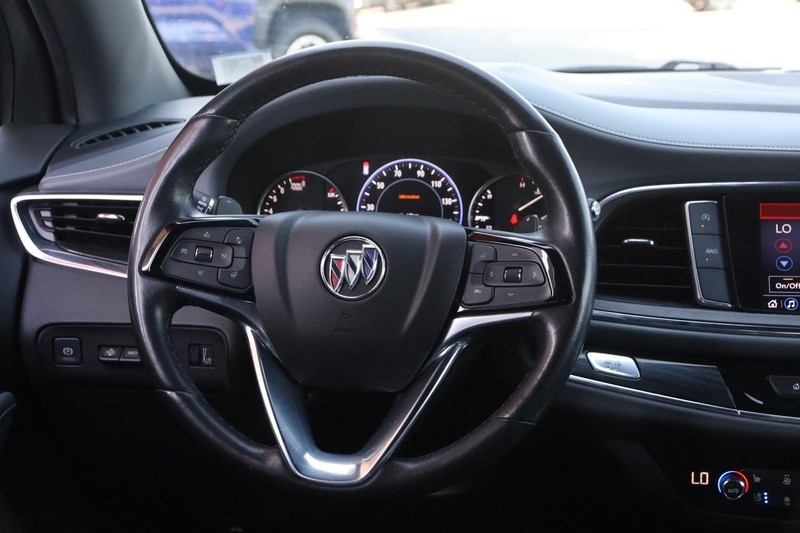 Buick Enclave Vehicle Image 24