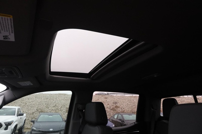 Chevrolet Silverado 1500 Vehicle Full-screen Gallery Image 8