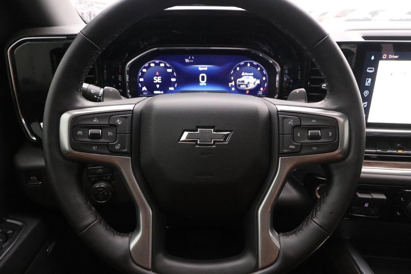 Chevrolet Silverado 1500 Vehicle Full-screen Gallery Image 11