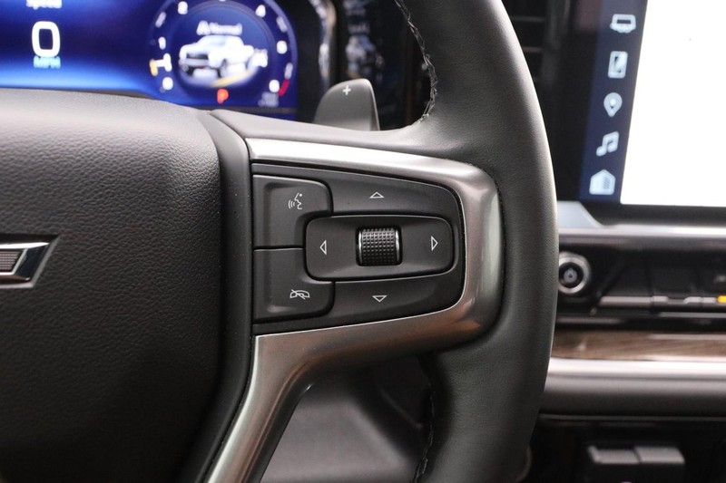 Chevrolet Silverado 1500 Vehicle Full-screen Gallery Image 13