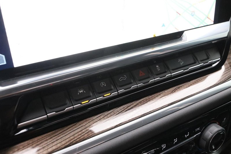 Chevrolet Silverado 1500 Vehicle Full-screen Gallery Image 18