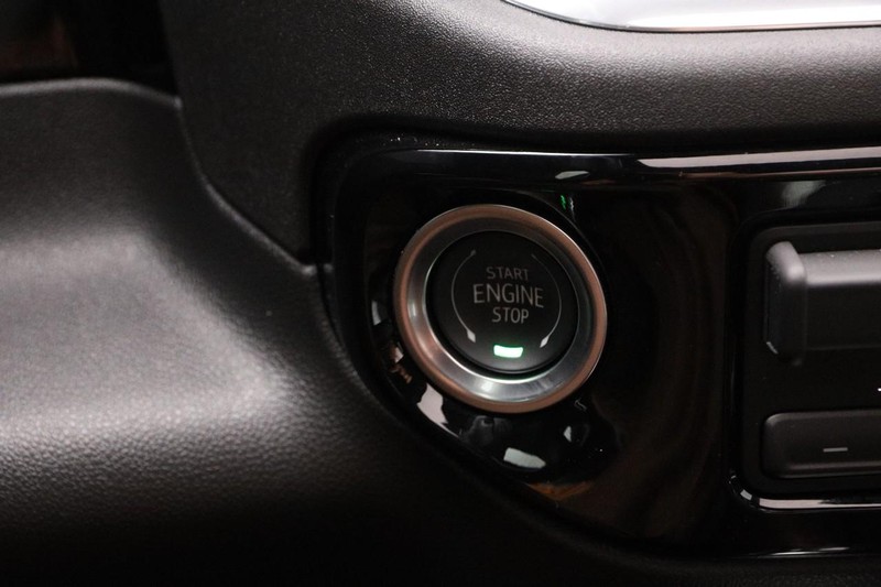 Chevrolet Silverado 1500 Vehicle Full-screen Gallery Image 19