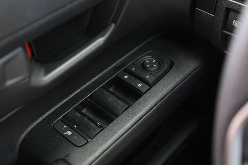 Toyota 4Runner Vehicle Image 15