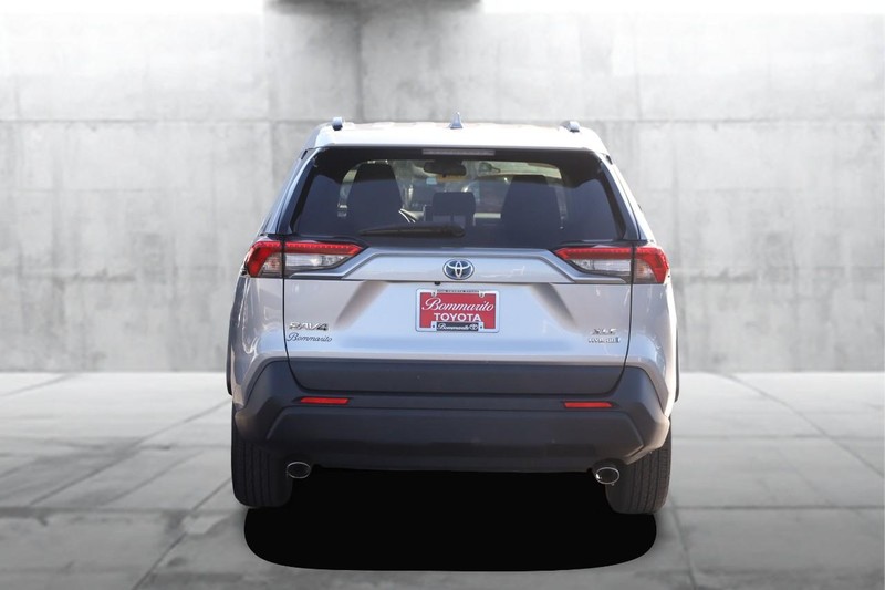 Toyota RAV4 Vehicle Image 06