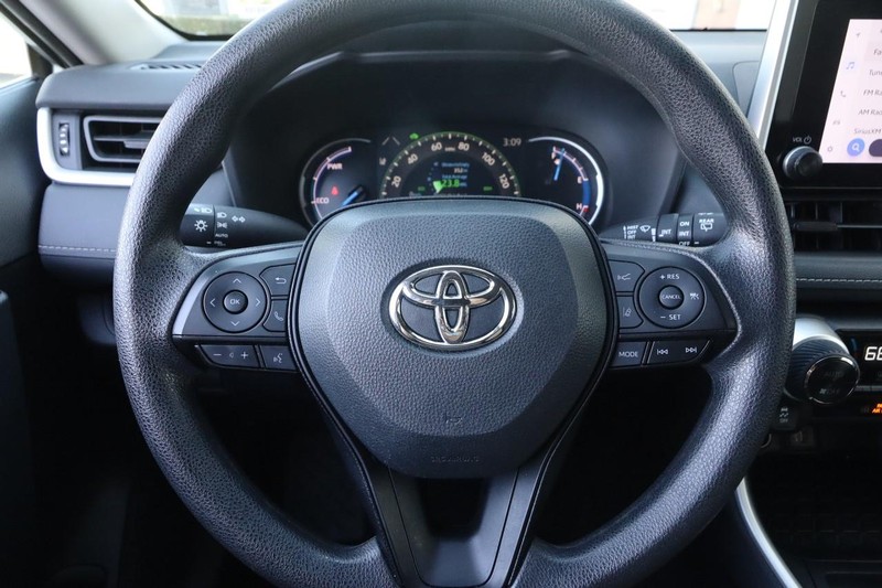 Toyota RAV4 Vehicle Image 10