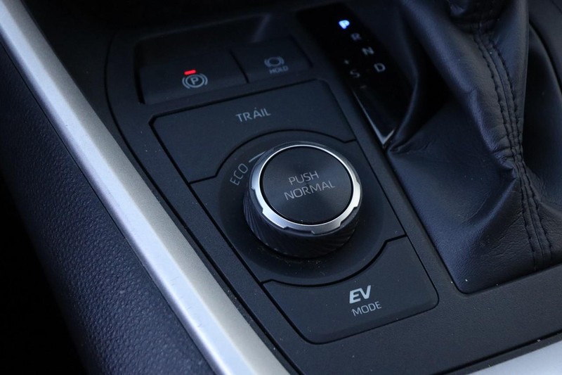 Toyota RAV4 Vehicle Image 18
