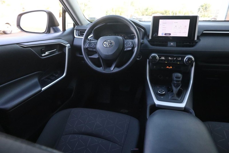 Toyota RAV4 Vehicle Image 21
