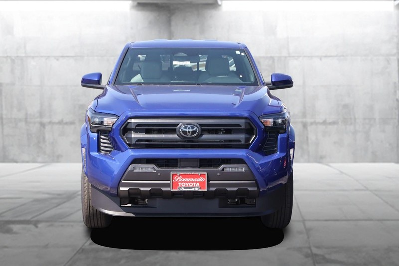 Toyota Tacoma 4WD Vehicle Image 04