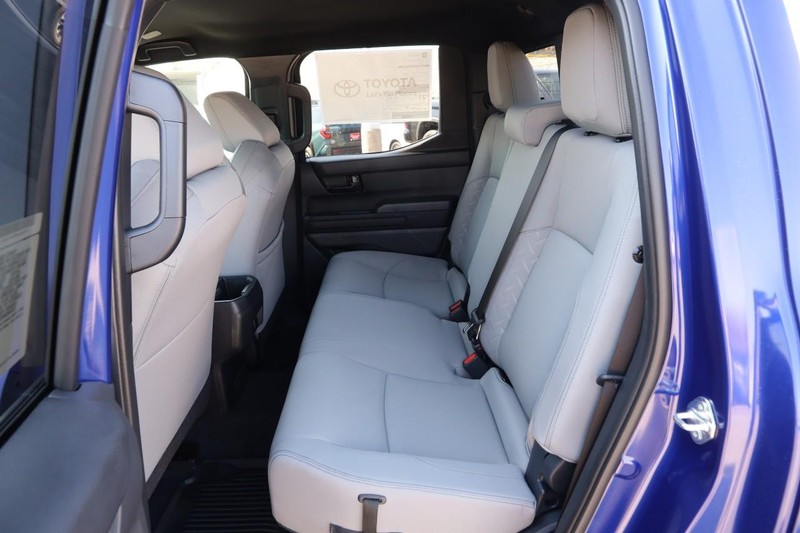 Toyota Tacoma 4WD Vehicle Image 09