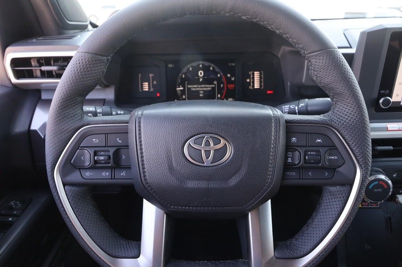 Toyota Tacoma 4WD Vehicle Image 10