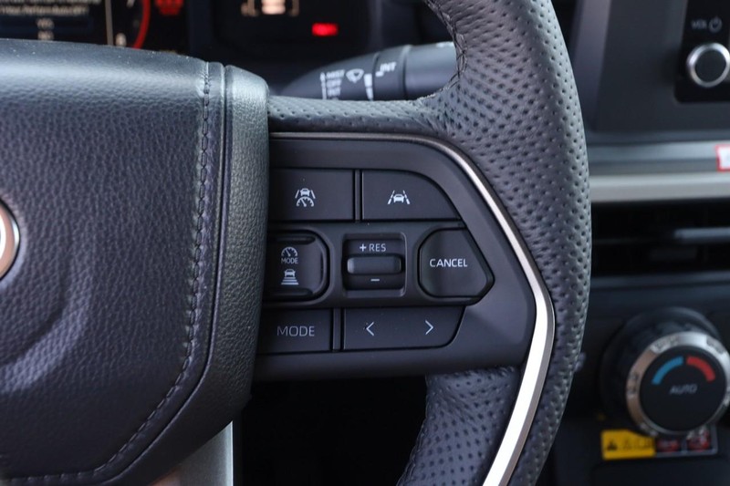 Toyota Tacoma 4WD Vehicle Image 12