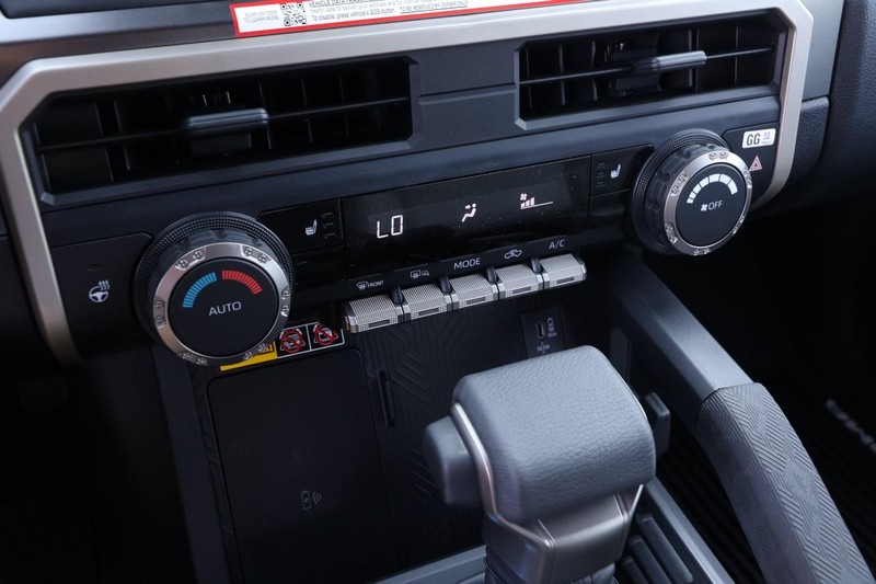 Toyota Tacoma 4WD Vehicle Image 17