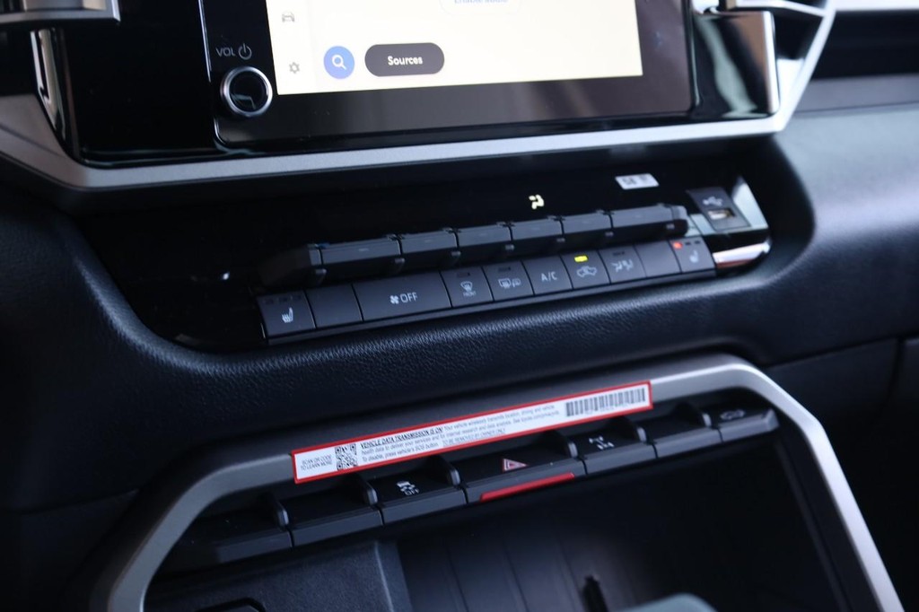 Toyota Tundra 4WD Vehicle Full-screen Gallery Image 13