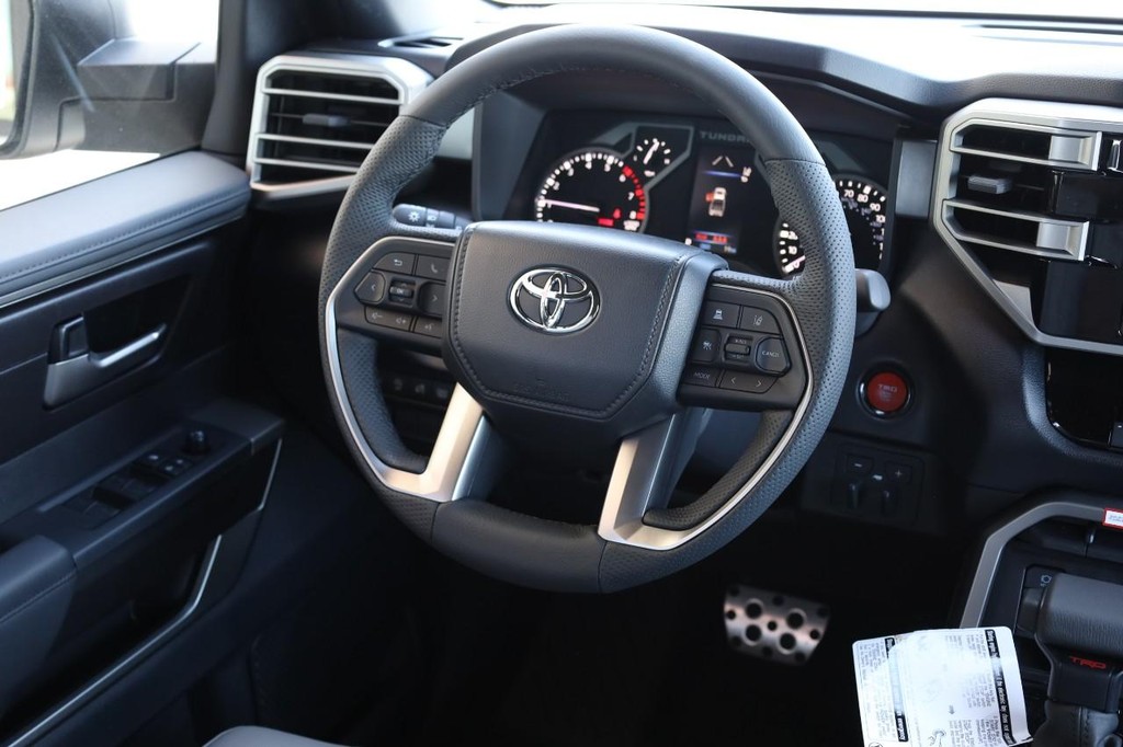 Toyota Tundra 4WD Vehicle Full-screen Gallery Image 23