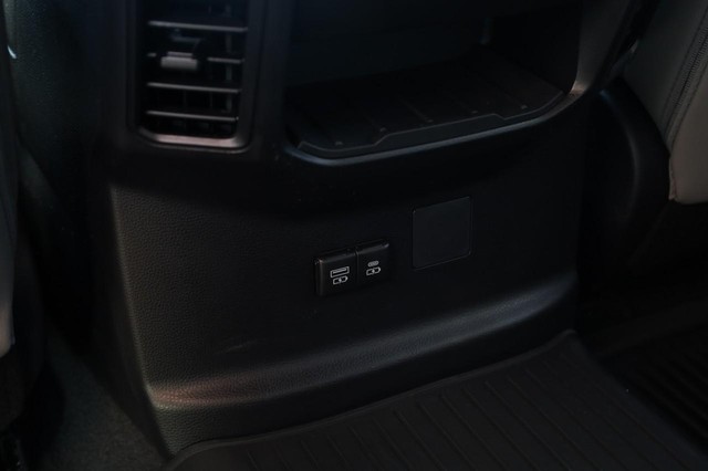 Toyota Tundra 4WD Vehicle Image 21