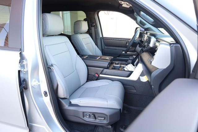 Toyota Tundra 4WD Vehicle Image 24