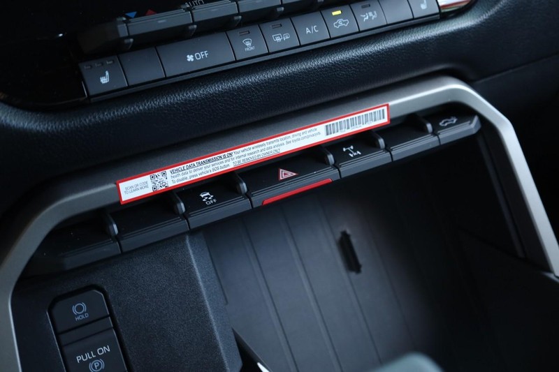 Toyota Tundra 4WD Vehicle Full-screen Gallery Image 14