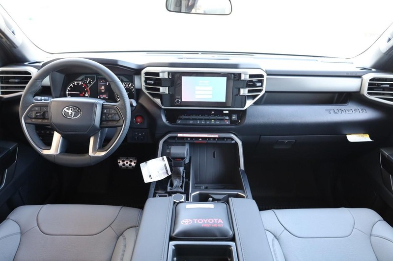 Toyota Tundra 4WD Vehicle Full-screen Gallery Image 22