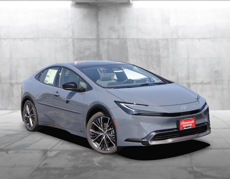 Toyota Prius Vehicle Image 02