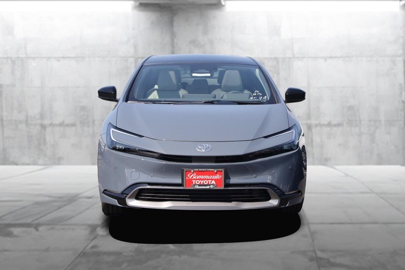 Toyota Prius Vehicle Image 04