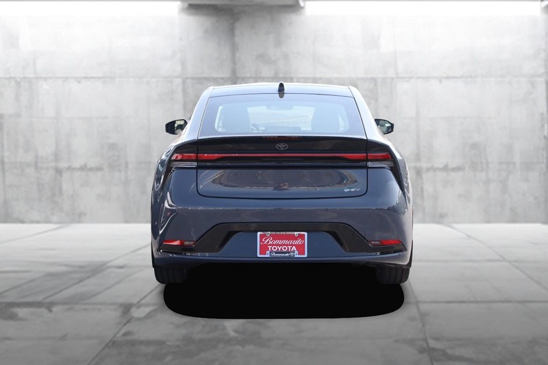 Toyota Prius Vehicle Image 06