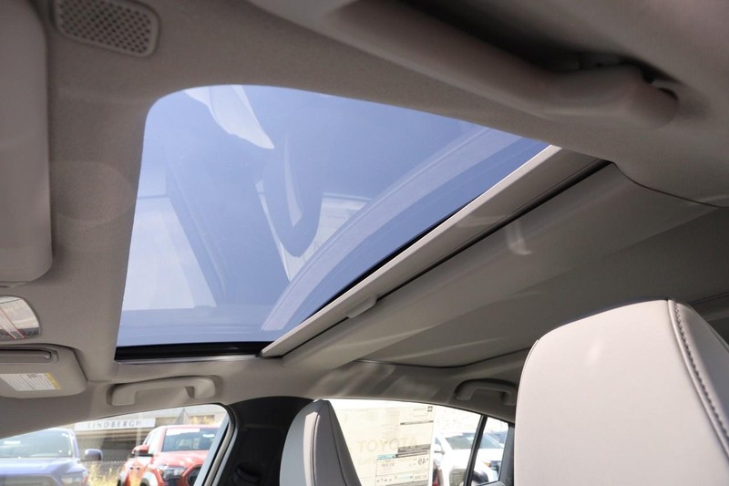 Toyota Prius Vehicle Image 08