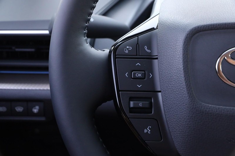 Toyota Prius Vehicle Image 12