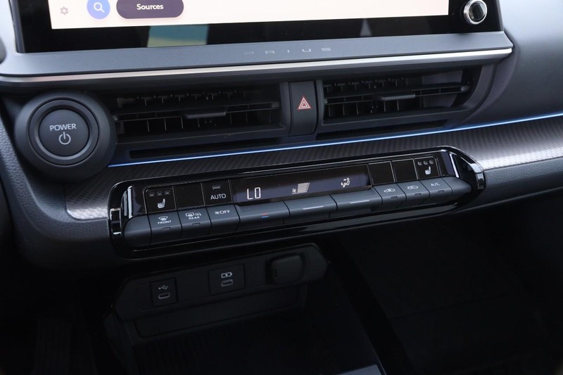 Toyota Prius Vehicle Image 18