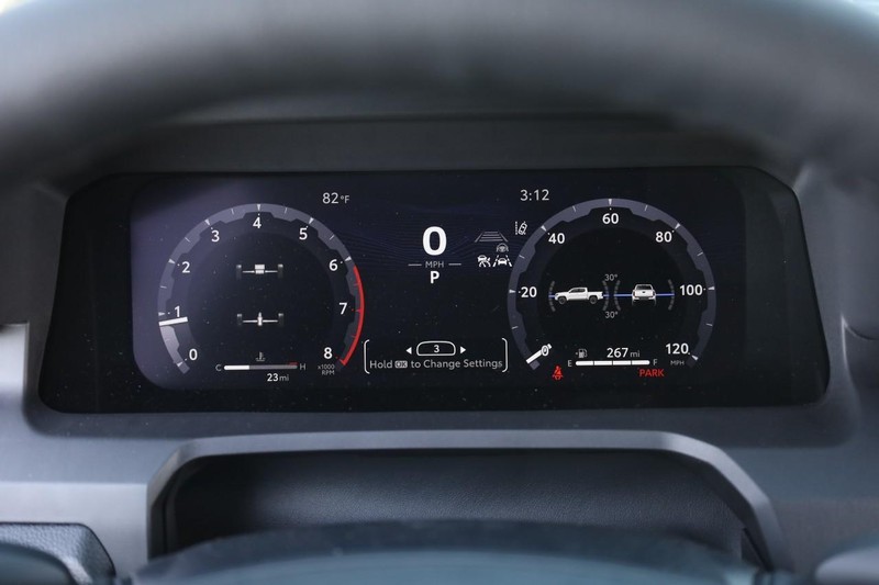 Toyota Tacoma 4WD Vehicle Full-screen Gallery Image 9